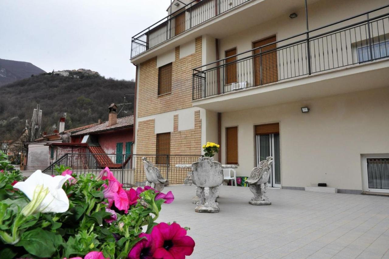 Albergo Rio Canistro Exterior photo